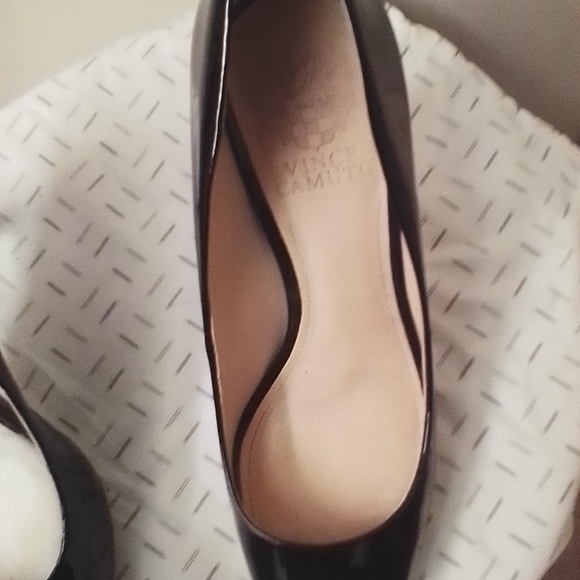Vince Camuto Peep Toe Black Patent Leather Heels SIZE 8 - Picture 7 of 7